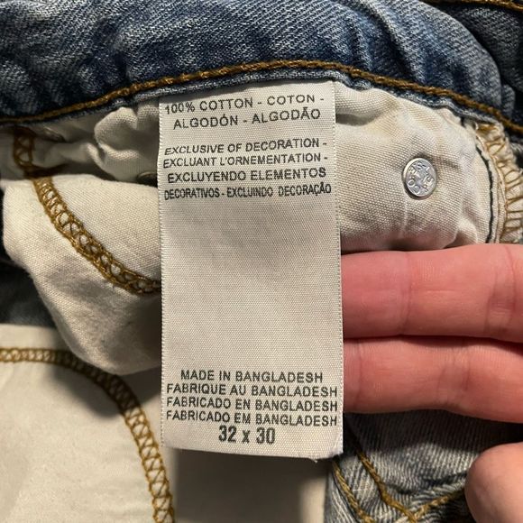 Levi’s Signature Blue Thrashed Jeans Fraying Mens Size 31 x 28.5 Grunge Style - Picture 8 of 16